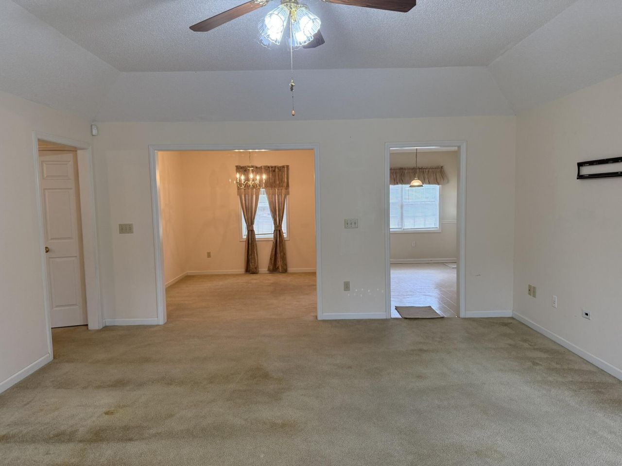 146 Lombardi Court Photo 5