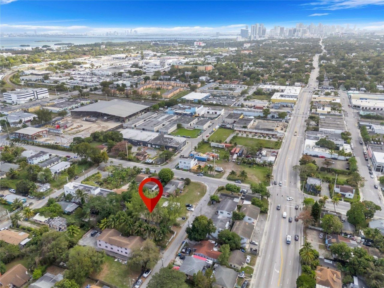 7525 NE Miami Ct, Miami, FL 33138 Photo