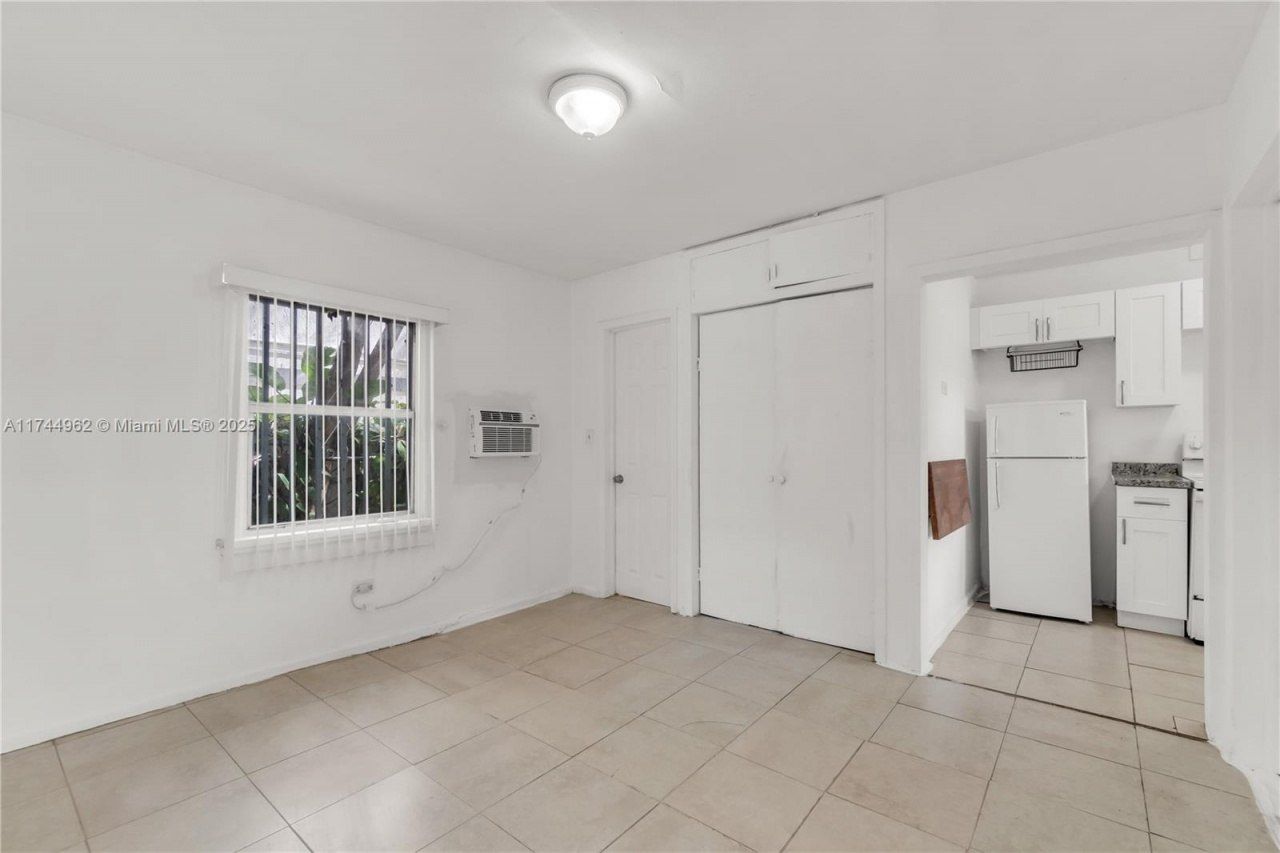 7525 NE Miami Ct, Miami, FL 33138 Photo