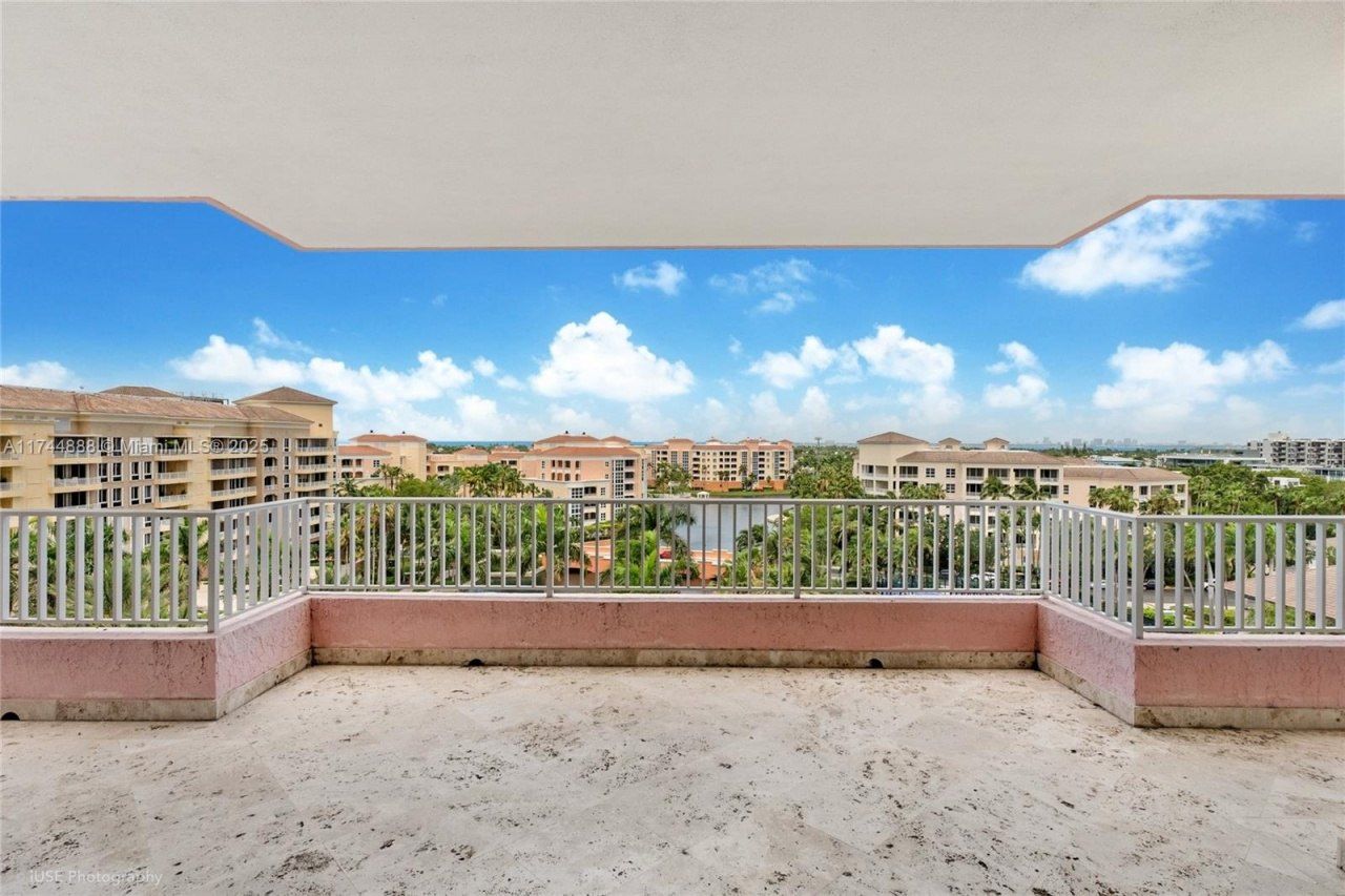785 Crandon Blvd, Unit 705/805, Key Biscayne, FL 33149 Photo