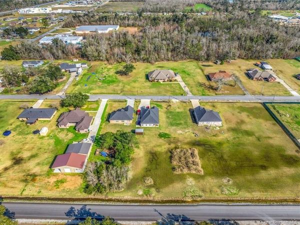 448 Deshotel Lane, Lake Charles, LA 70615