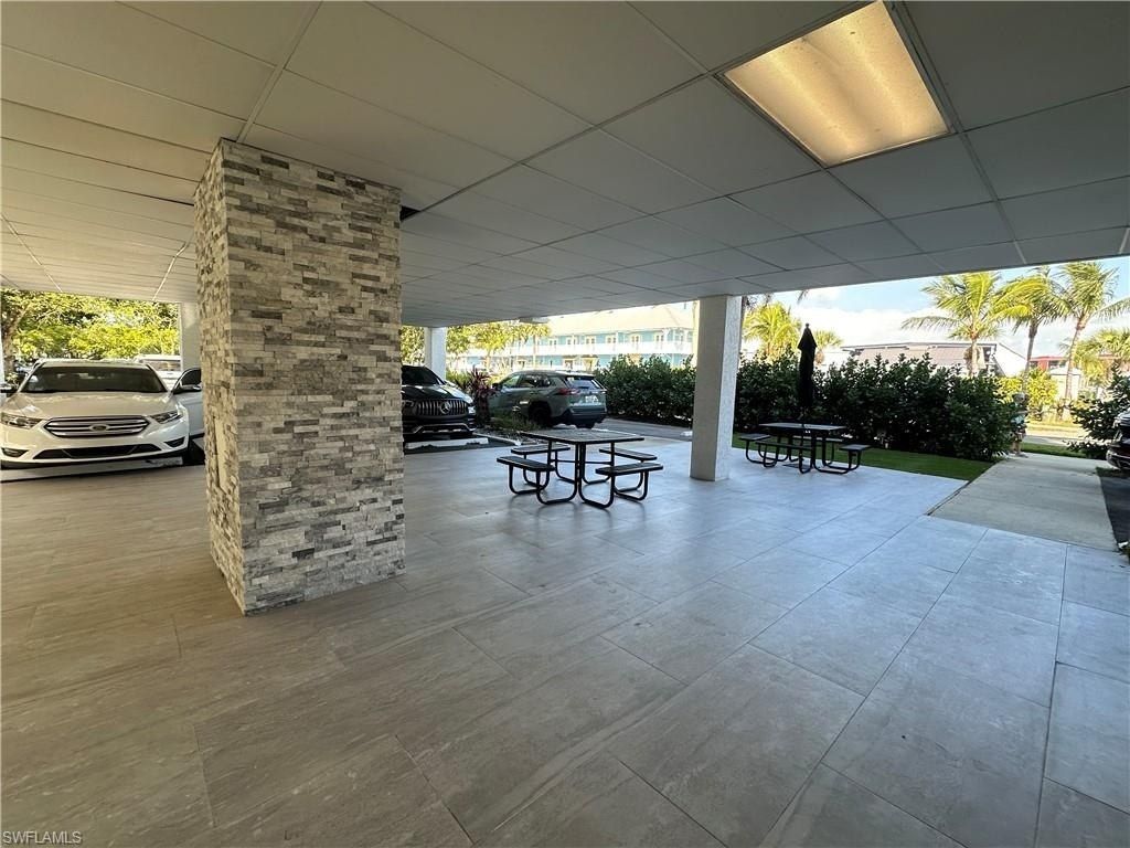 700 11th St S, Unit 202 &, Naples, FL 34102 Photo