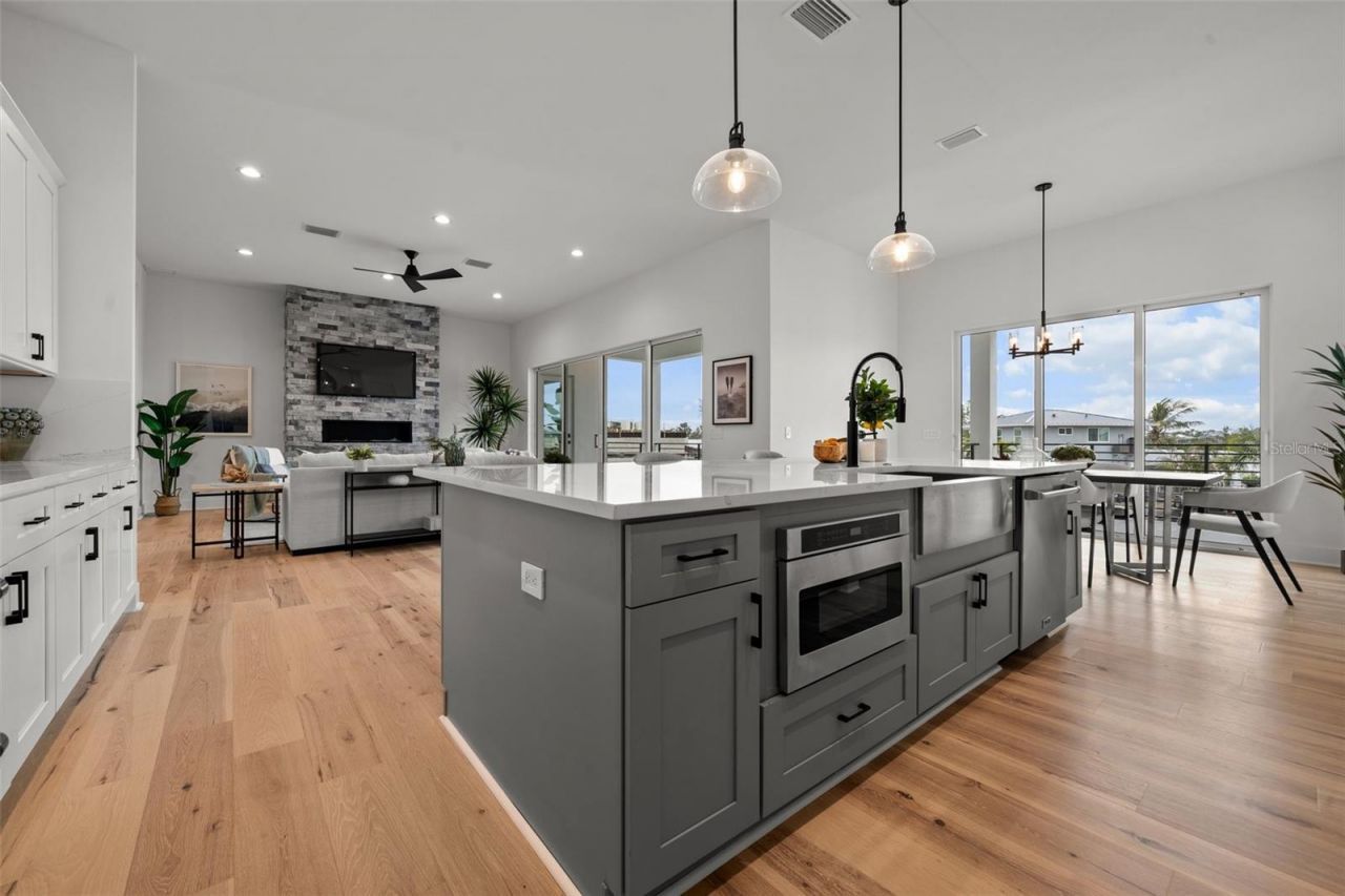 597 Buttonwood Drive, Longboat Key, FL 34228 Photo