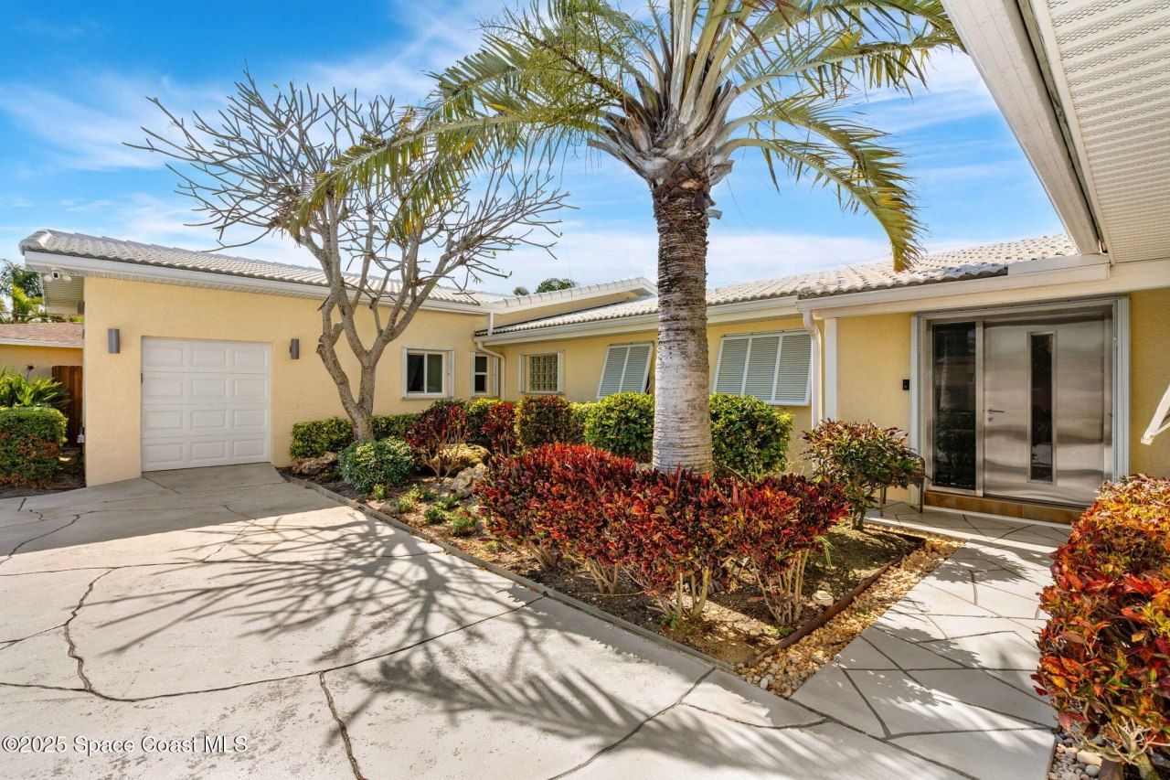 561 Capri Road, Cocoa Beach, FL 32931 Photo