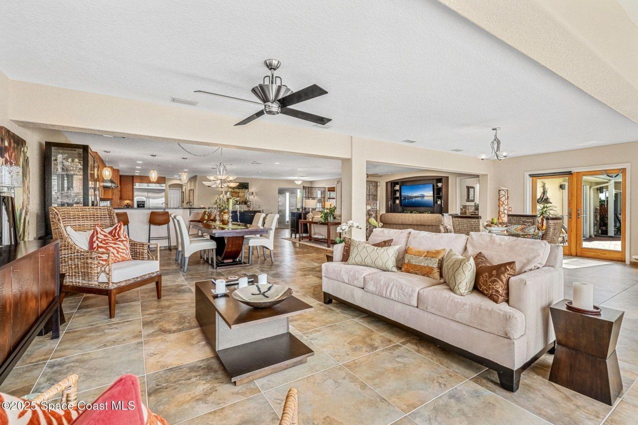 561 Capri Road, Cocoa Beach, FL 32931 Photo