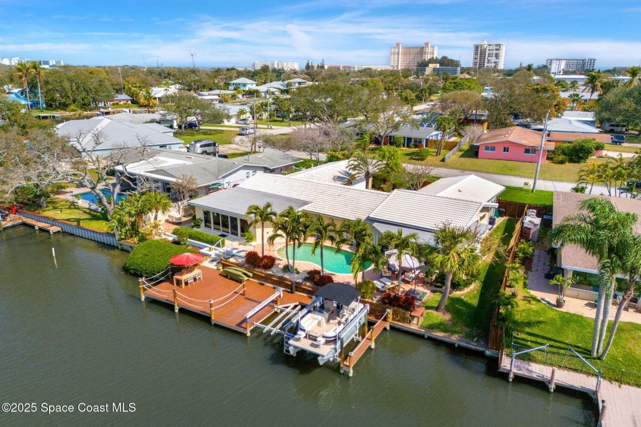 561 Capri Road, Cocoa Beach, FL 32931 Photo