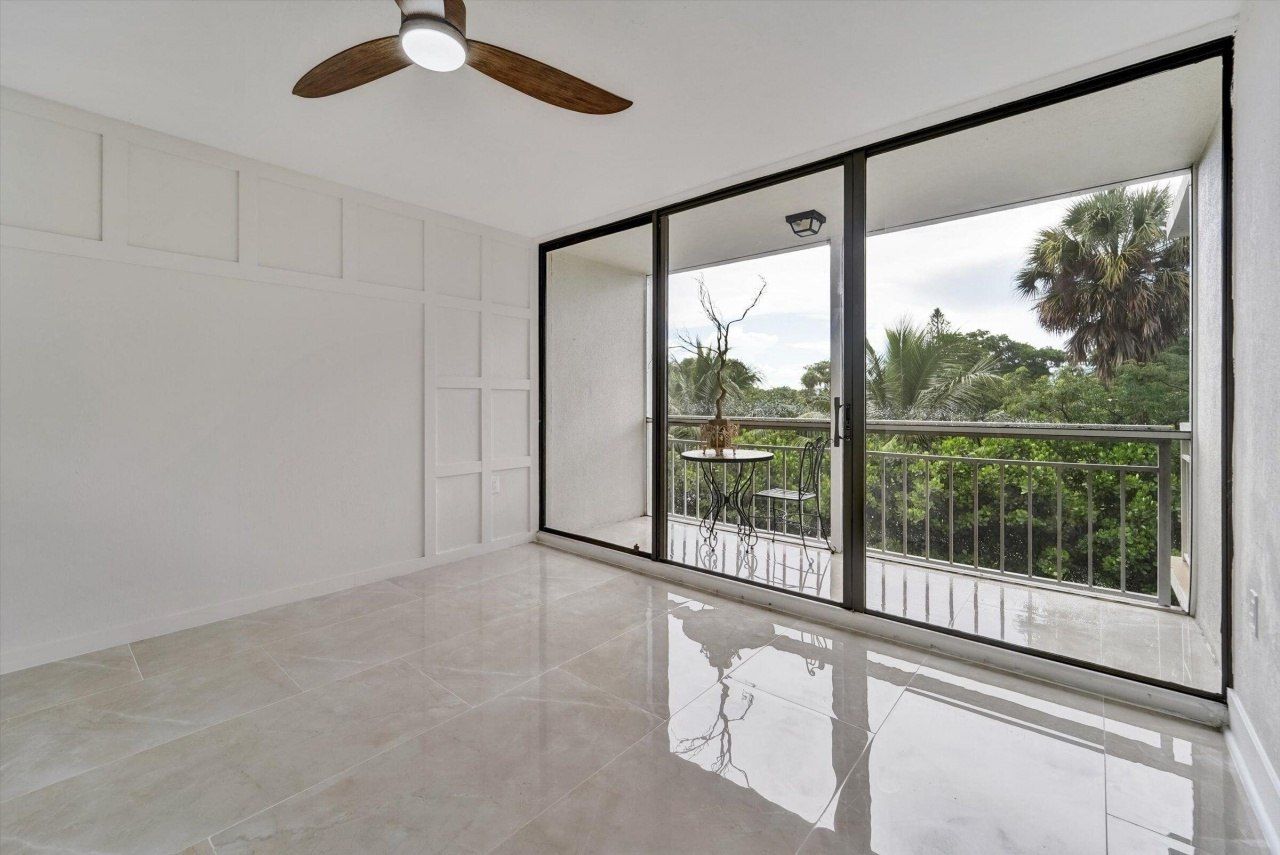 6181 Balboa Circle, Unit 303, Boca Raton, FL 33433 Photo