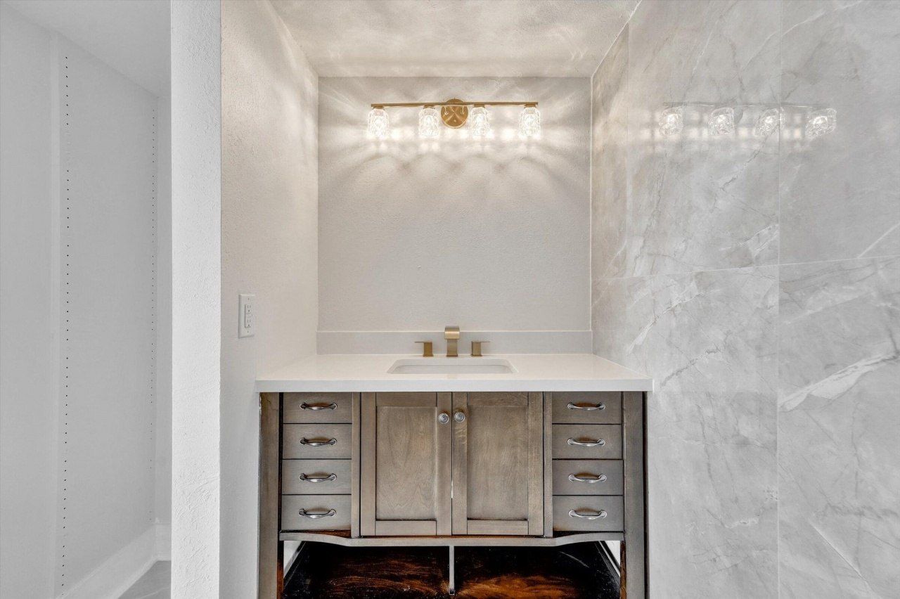 6181 Balboa Circle, Unit 303, Boca Raton, FL 33433 Photo