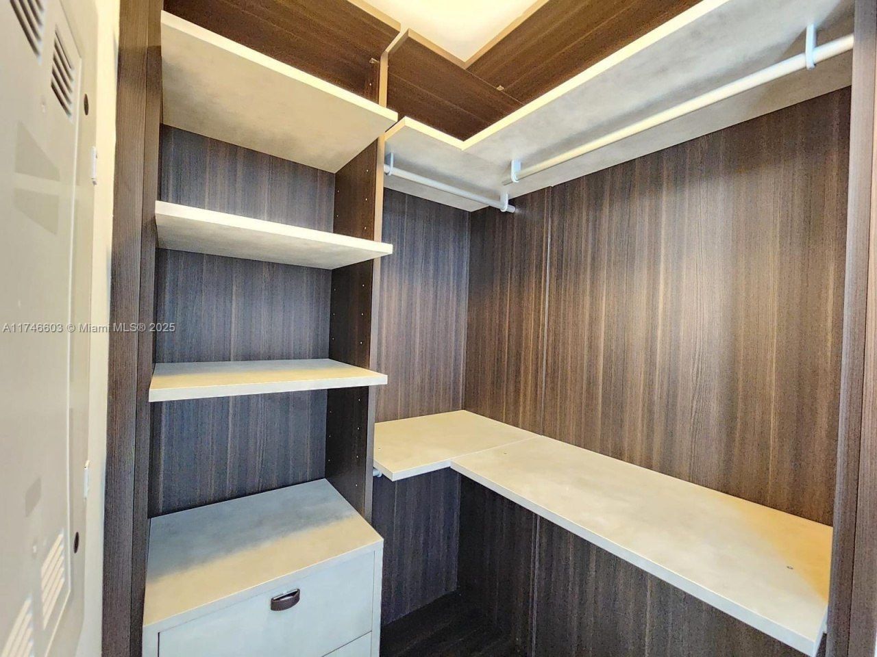 121 NE 34th St, Unit 1906A, Miami, FL 33137 Photo