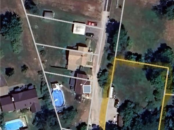 0 School St, Lawrence, PA 15055