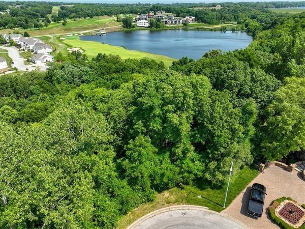 6540 Ridge Road, Parkville, MO 64512