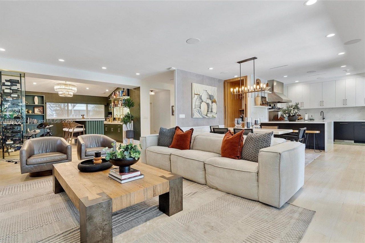 652 NE 105th St, Miami Shores, FL 33138 Photo