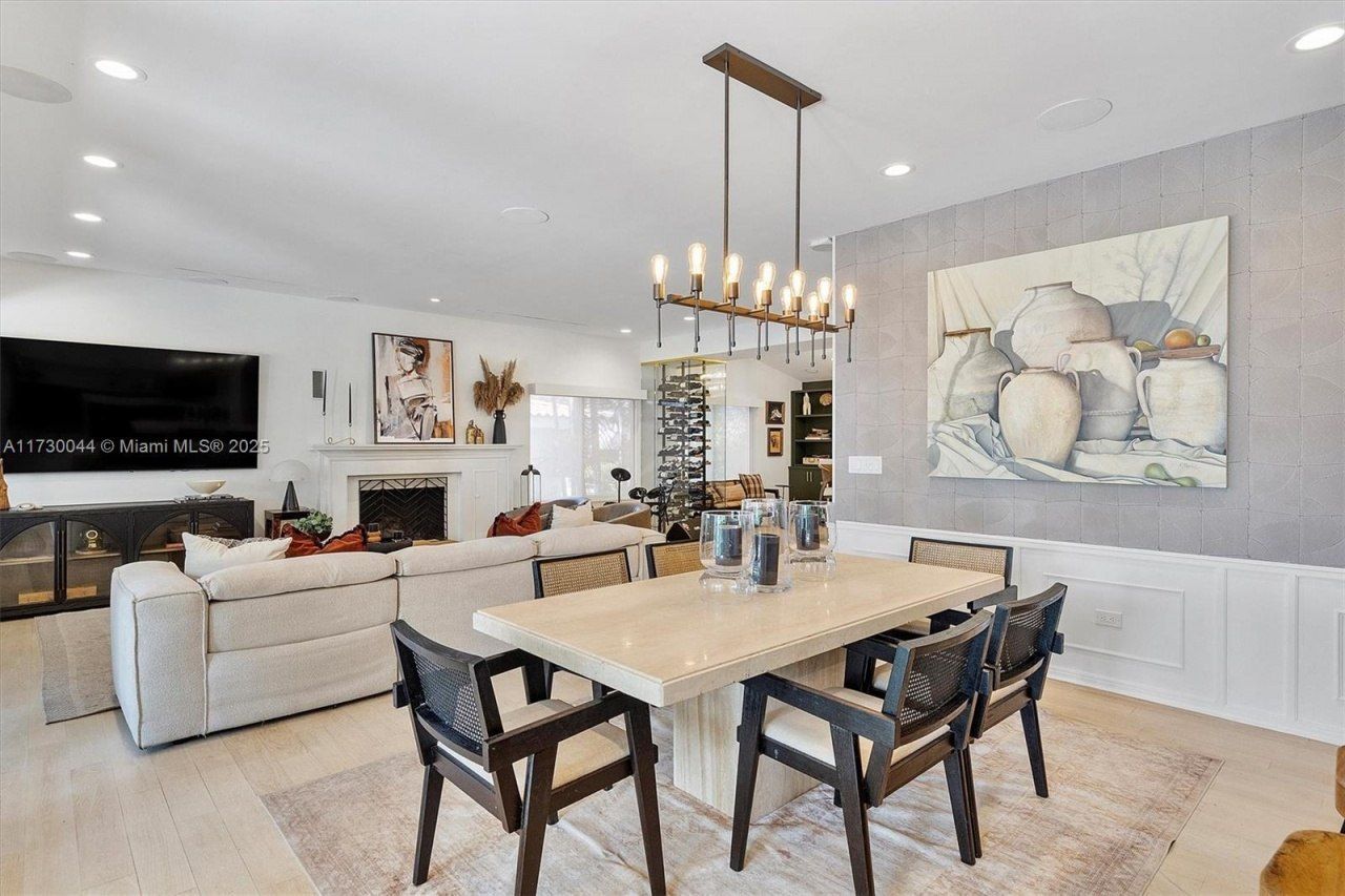 652 NE 105th St, Miami Shores, FL 33138 Photo