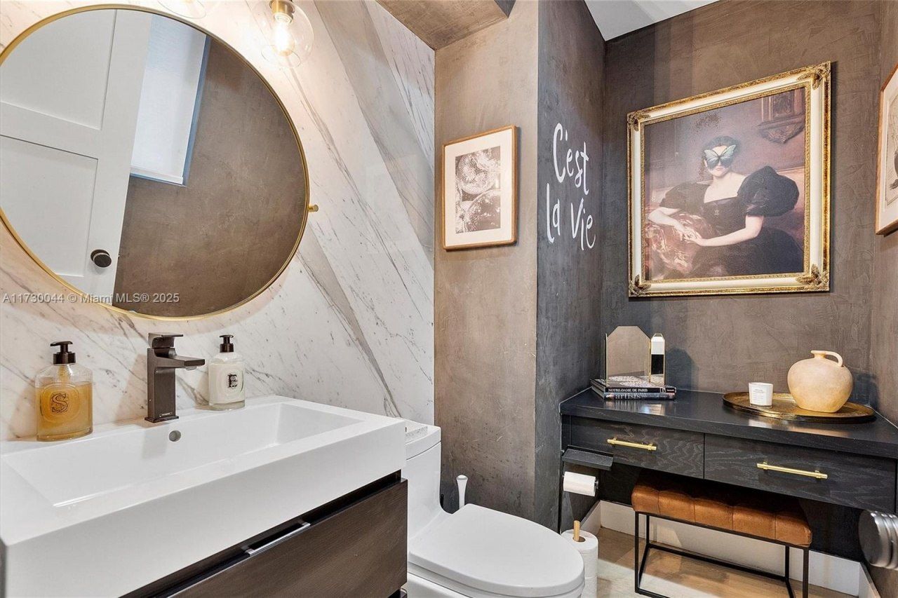 652 NE 105th St, Miami Shores, FL 33138 Photo