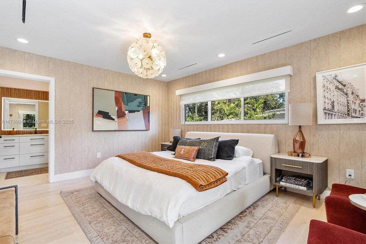 652 NE 105th St, Miami Shores, FL 33138 Photo