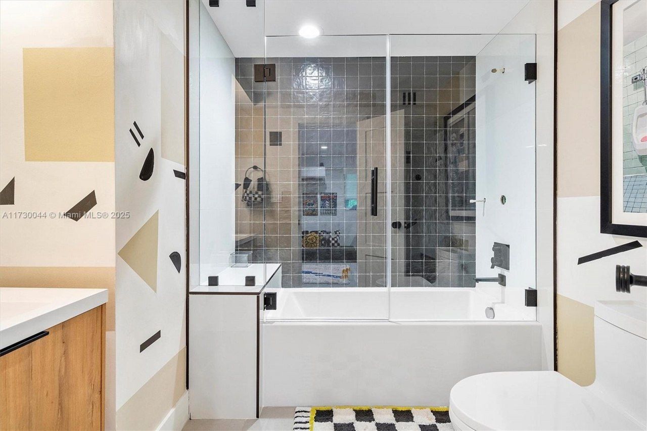 652 NE 105th St, Miami Shores, FL 33138 Photo