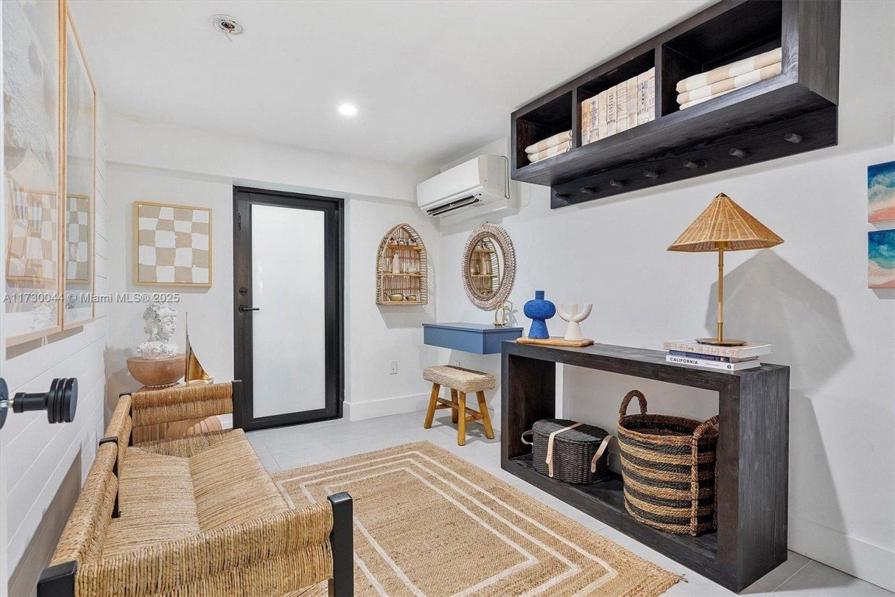 652 NE 105th St, Miami Shores, FL 33138 Photo