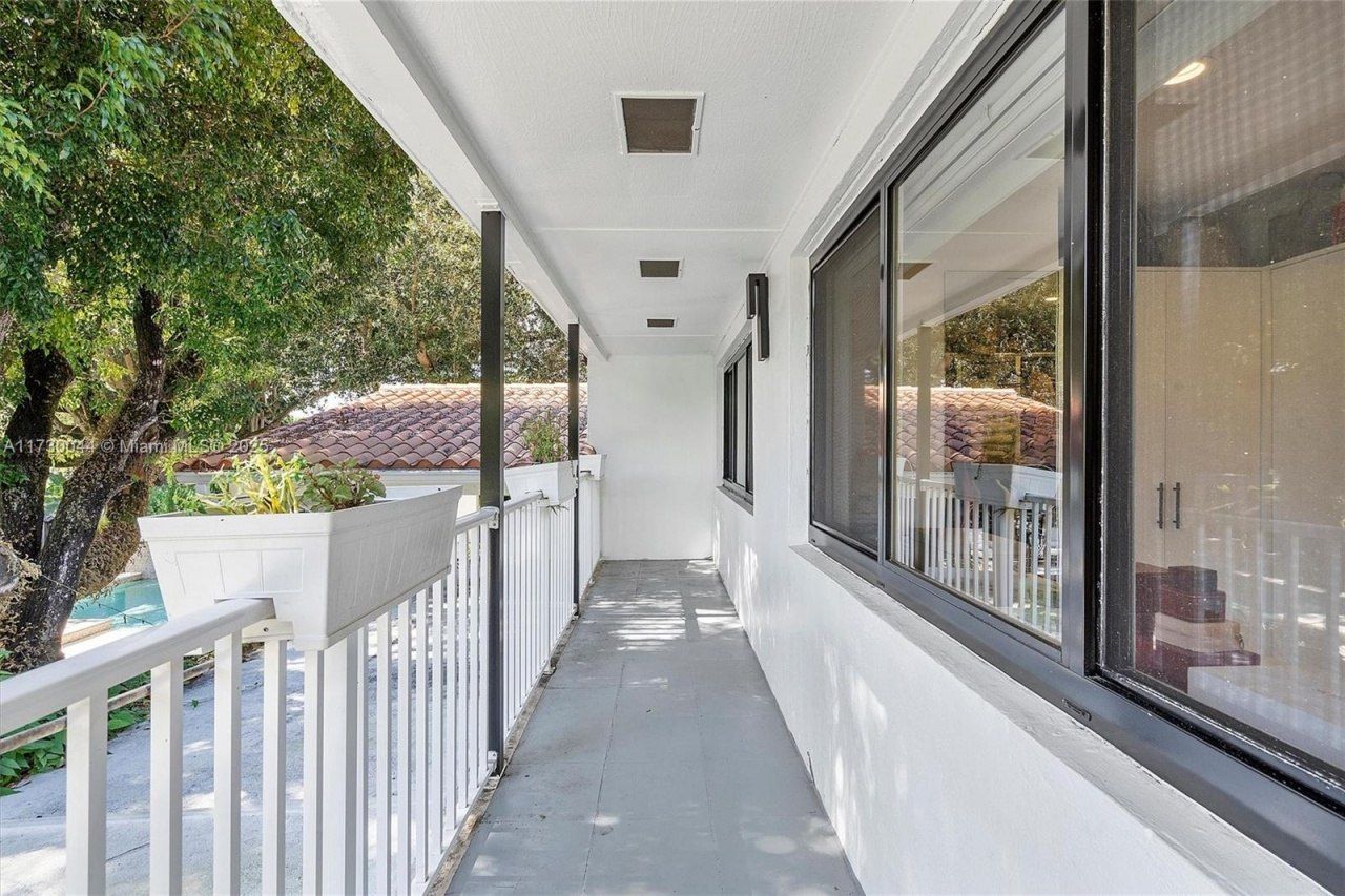 652 NE 105th St, Miami Shores, FL 33138 Photo