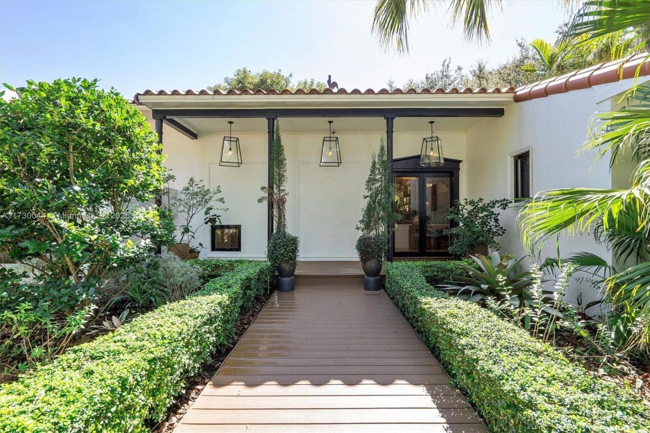 652 NE 105th St, Miami Shores, FL 33138 Photo