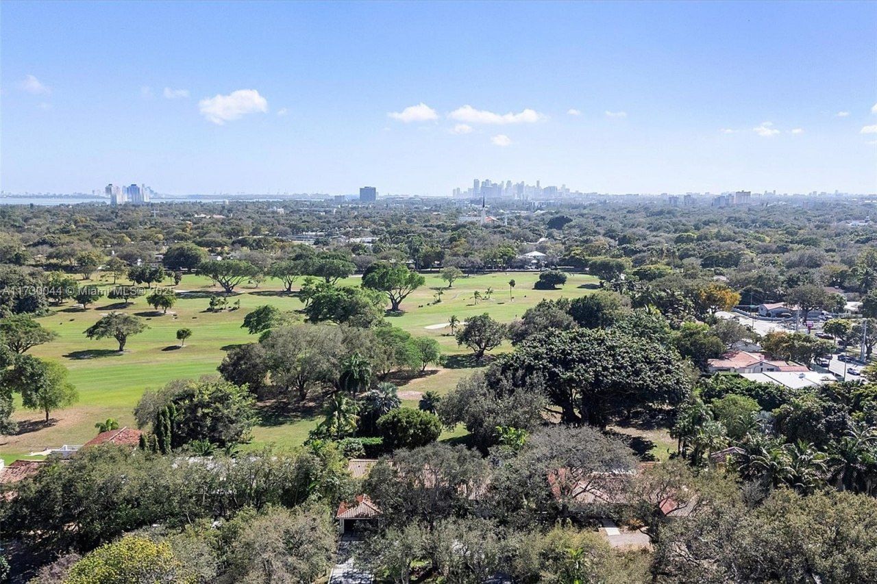 652 NE 105th St, Miami Shores, FL 33138 Photo