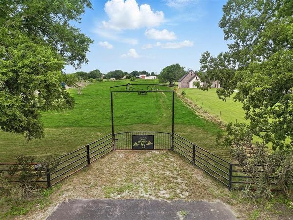 000 FM 2450, Sanger, TX 76266