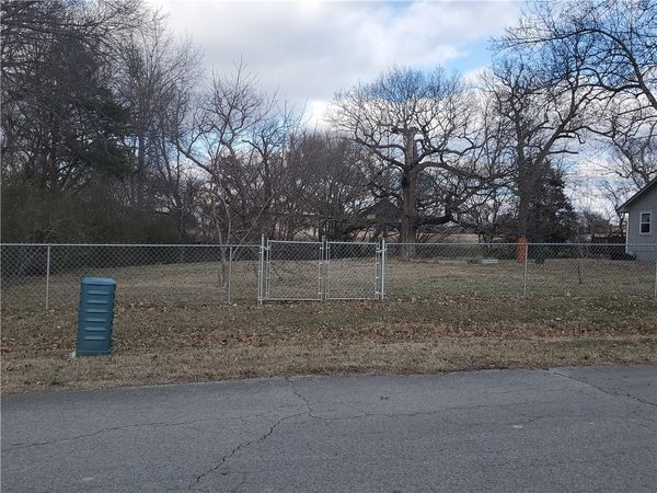 Jay Avenue, Elkins, AR 72727