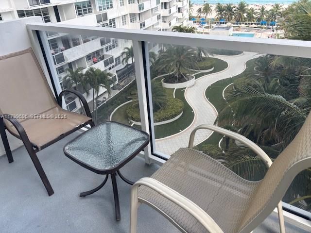 100 Lincoln Rd, Unit 821, Miami Beach, FL 33139 Photo