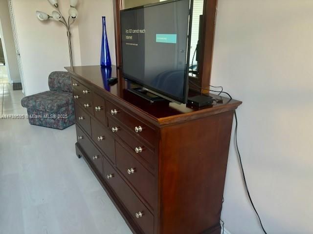 100 Lincoln Rd, Unit 821, Miami Beach, FL 33139 Photo