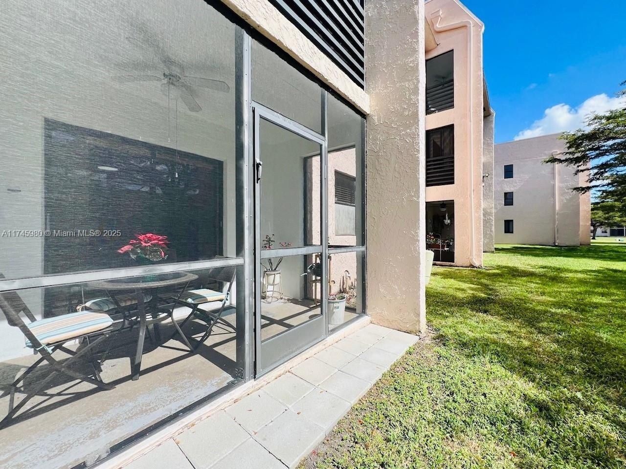 10332 Sunrise Lakes Blvd, Unit 103, Sunrise, FL 33322 Photo