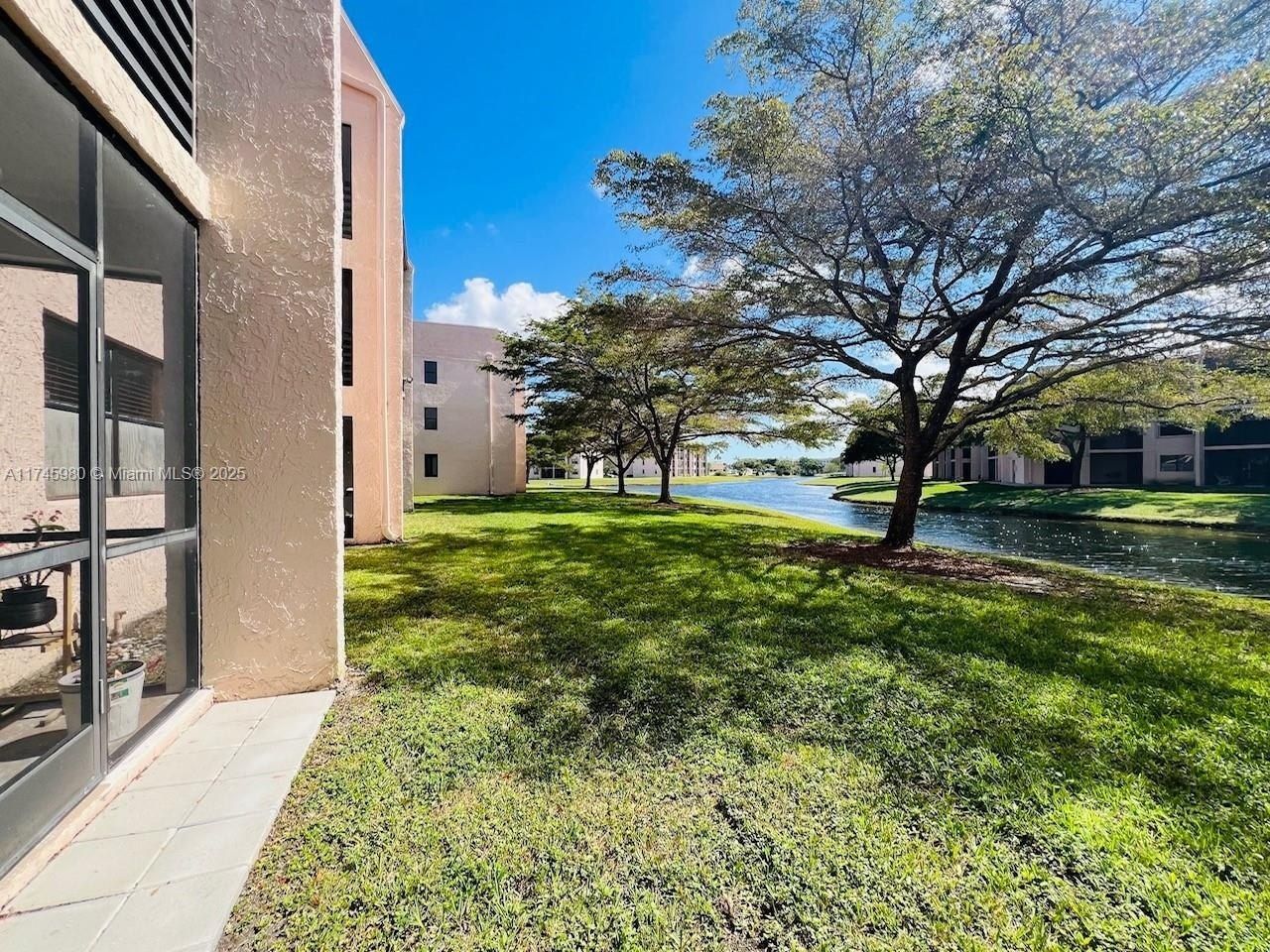 10332 Sunrise Lakes Blvd, Unit 103, Sunrise, FL 33322 Photo