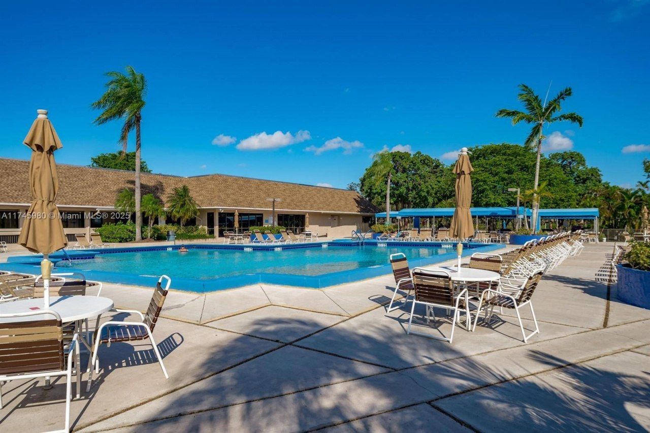 10332 Sunrise Lakes Blvd, Unit 103, Sunrise, FL 33322 Photo