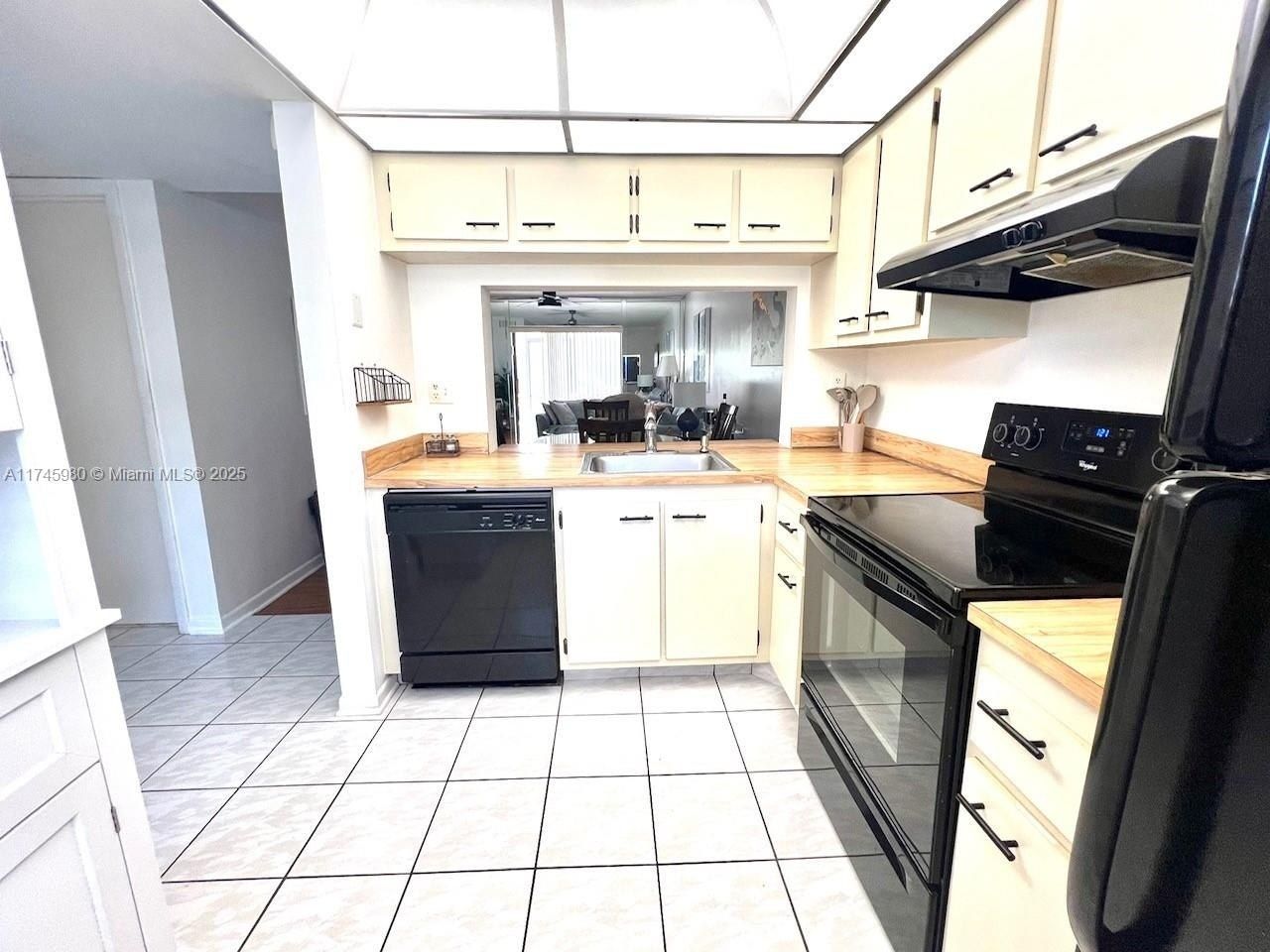 10332 Sunrise Lakes Blvd, Unit 103, Sunrise, FL 33322 Photo