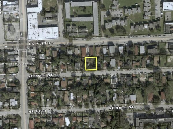 89 NE 70th St, Miami, FL 33138