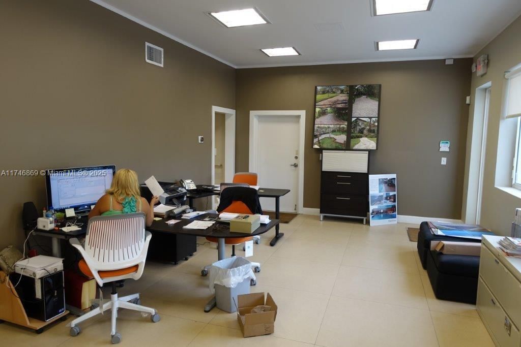 6130 NE 4th Ct, Miami, FL 33137 Photo