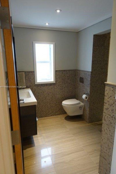 6130 NE 4th Ct, Miami, FL 33137 Photo