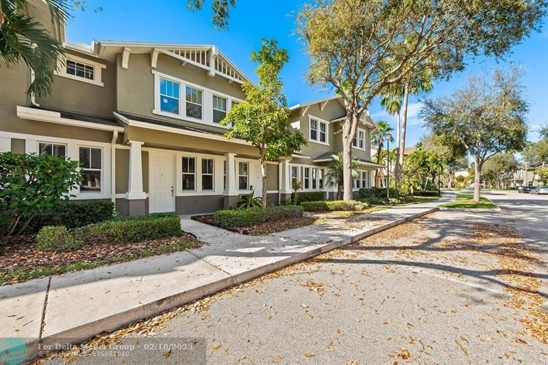 580 Pacific Grove Dr, Unit 3, West Palm Beach, FL 33401 Photo