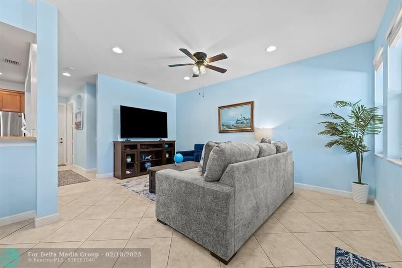 580 Pacific Grove Dr, Unit 3, West Palm Beach, FL 33401 Photo