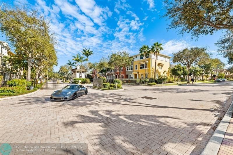 580 Pacific Grove Dr, Unit 3, West Palm Beach, FL 33401 Photo