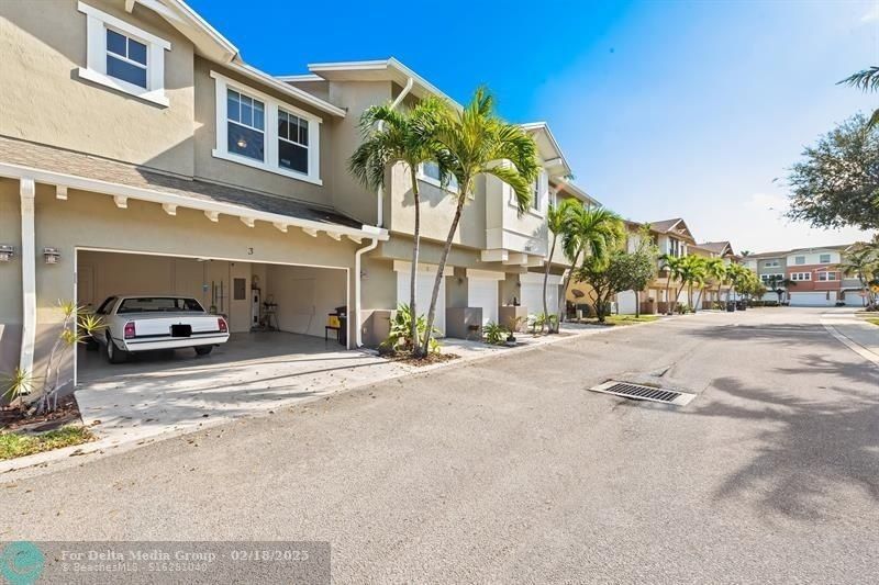 580 Pacific Grove Dr, Unit 3, West Palm Beach, FL 33401 Photo