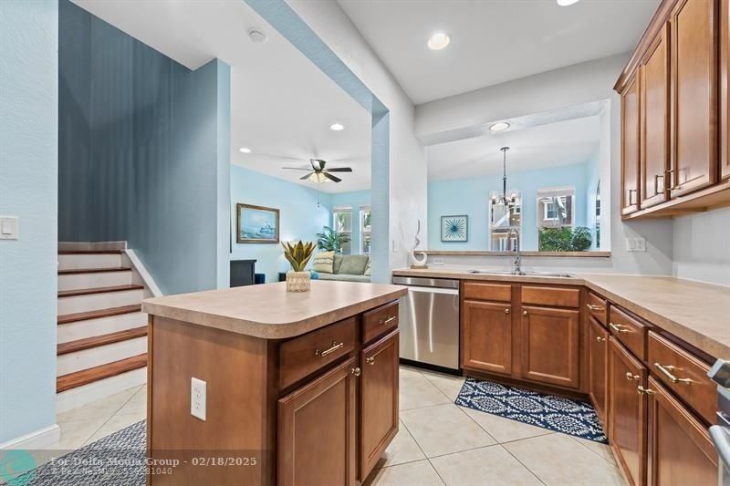 580 Pacific Grove Dr, Unit 3, West Palm Beach, FL 33401 Photo