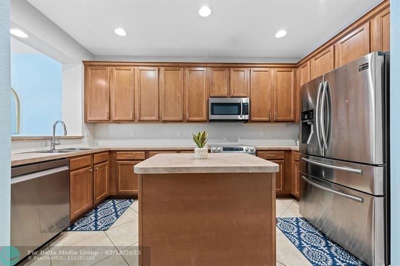 580 Pacific Grove Dr, Unit 3, West Palm Beach, FL 33401 Photo