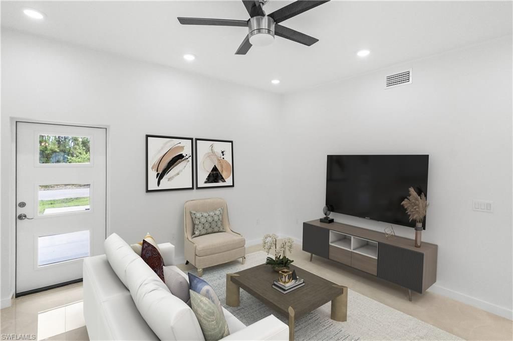 307 W 9th St, Lehigh Acres, FL 33972 Photo