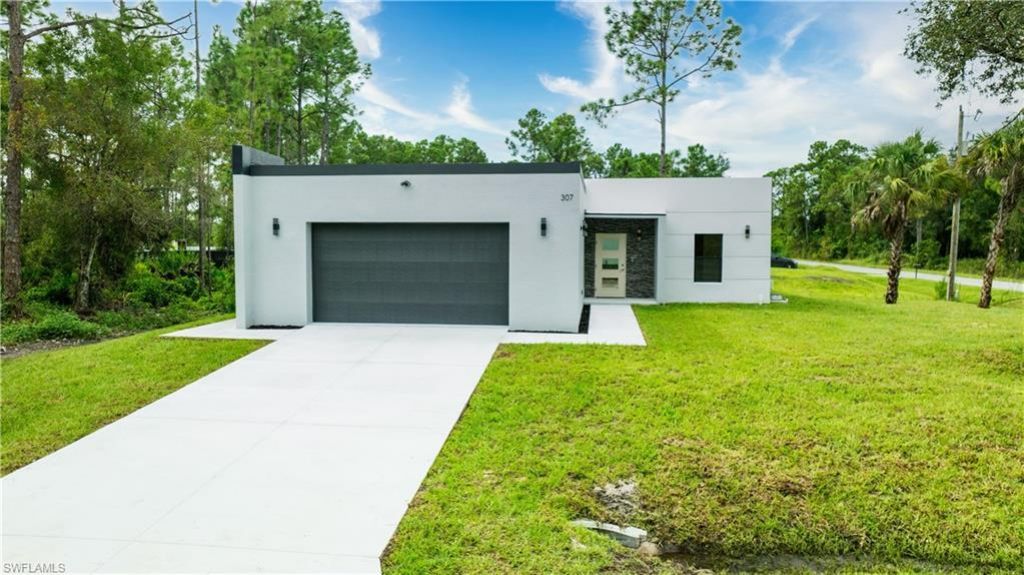 307 W 9th St, Lehigh Acres, FL 33972 Photo
