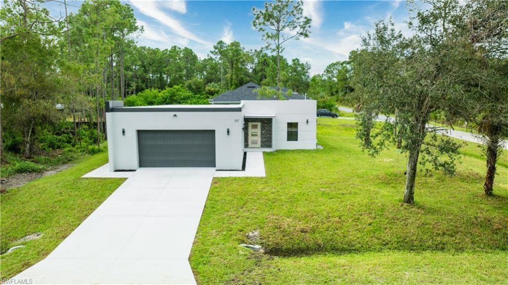 307 W 9th St, Lehigh Acres, FL 33972 Photo