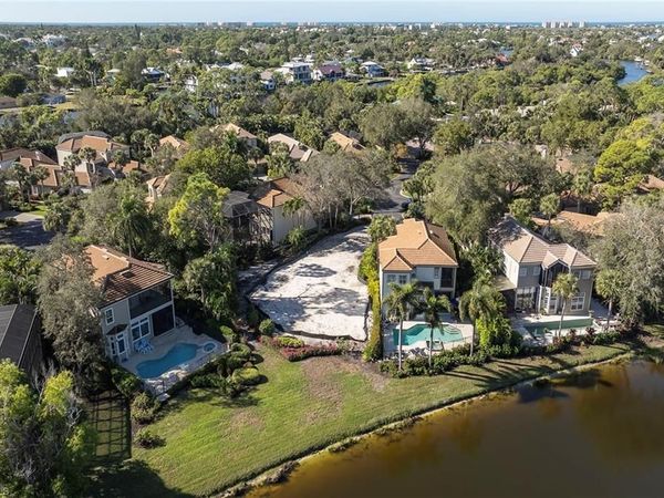 3510 Thornbury LN, BONITA SPRINGS, FL 34134