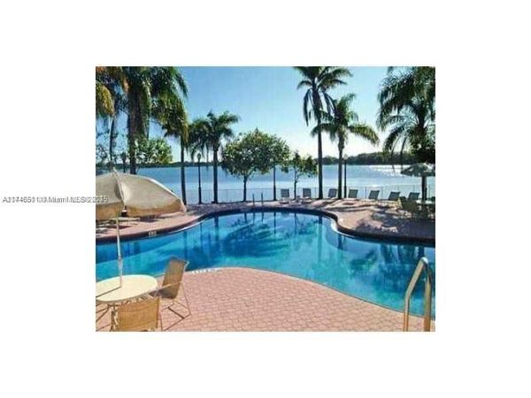 Unit 109, Oakland Park, FL 33309