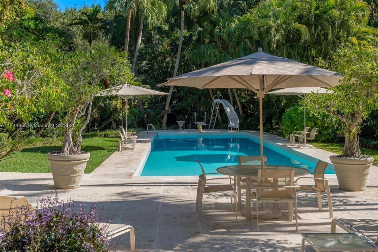 4197 S Douglas Rd, Miami, FL 33133 Photo