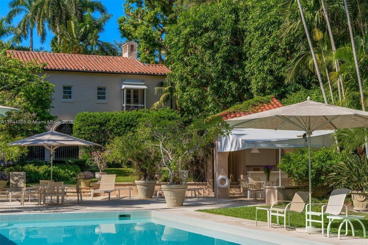 4197 S Douglas Rd, Miami, FL 33133 Photo