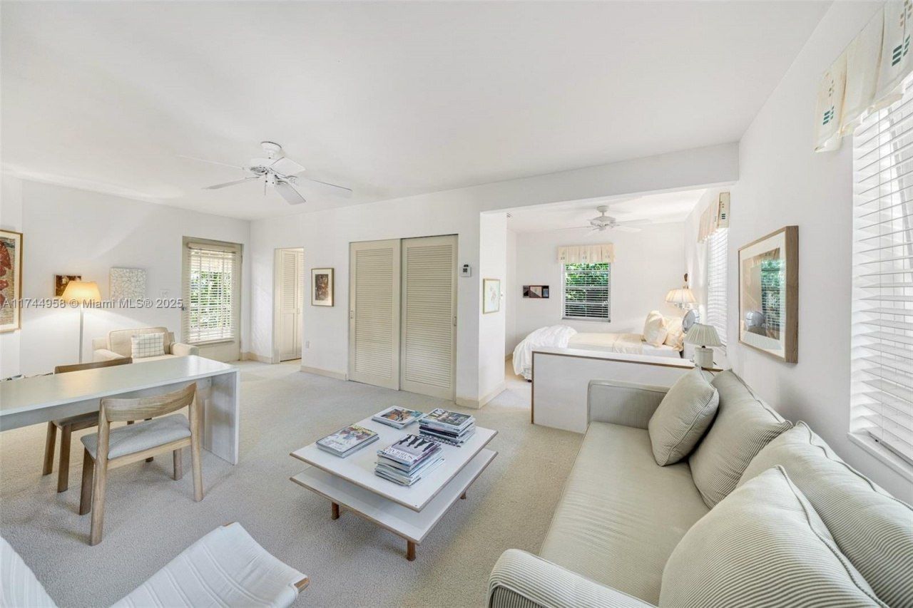 4197 S Douglas Rd, Miami, FL 33133 Photo