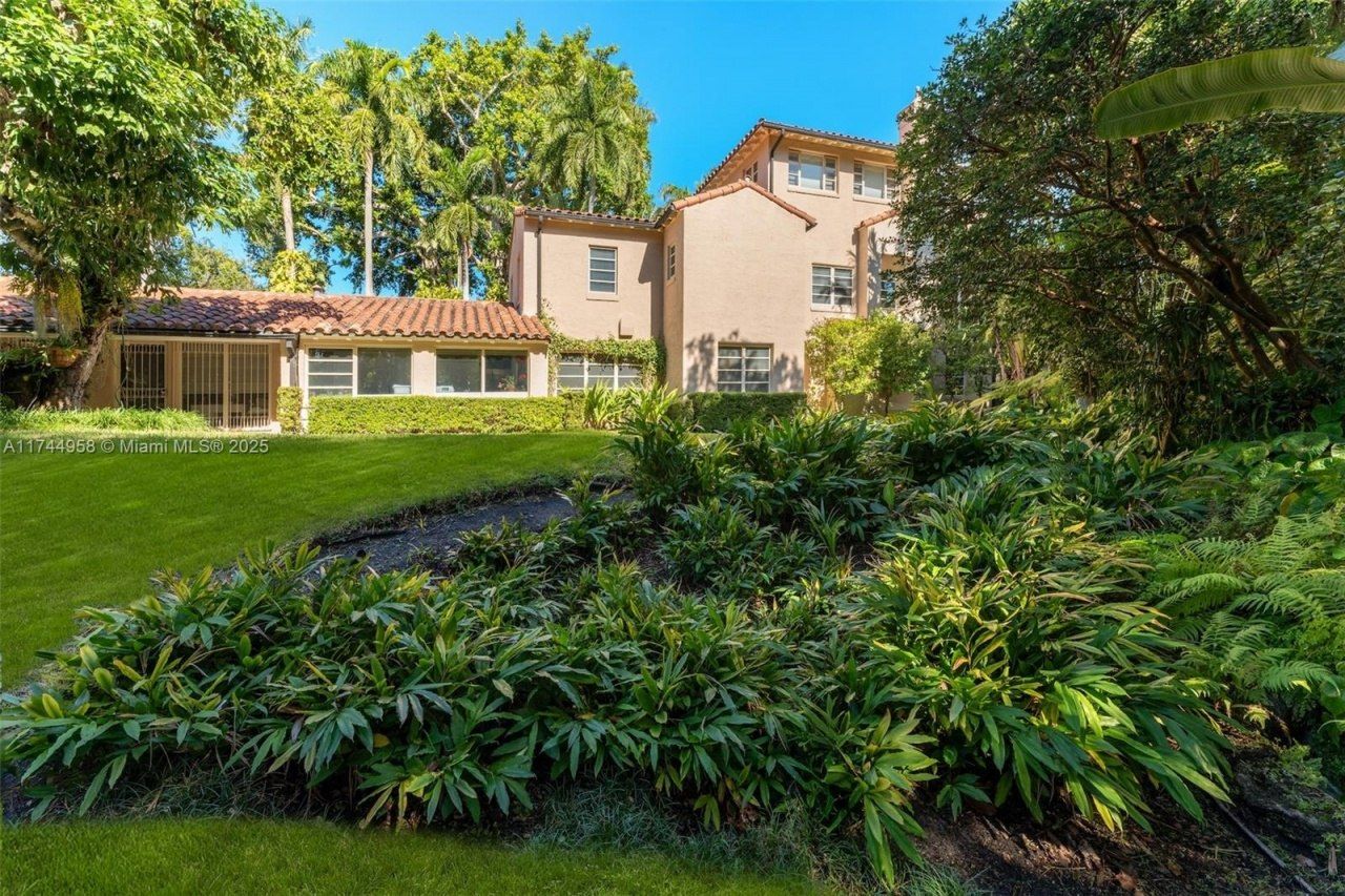 4197 S Douglas Rd, Miami, FL 33133 Photo